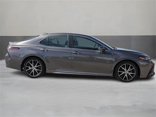 2024 Toyota Camry Hybrid SE