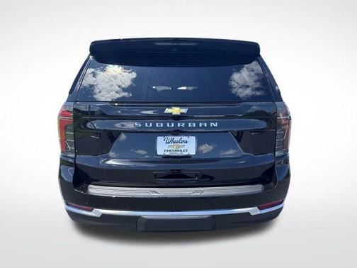 2025 Chevrolet Suburban LS