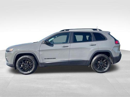Sting-Gray Clearcoat 2023 Jeep Cherokee Altitude