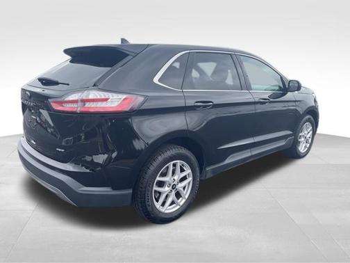 Black Metallic 2024 Ford Edge SEL