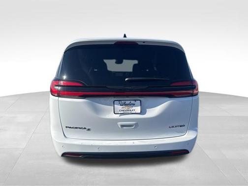 2025 Chrysler Pacifica Limited