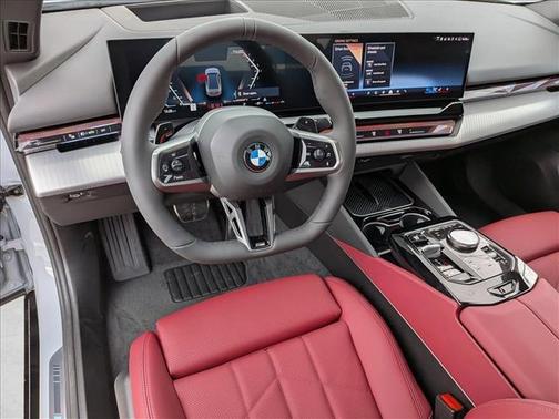 Brooklyn Grey Metallic 2027 BMW 530 i