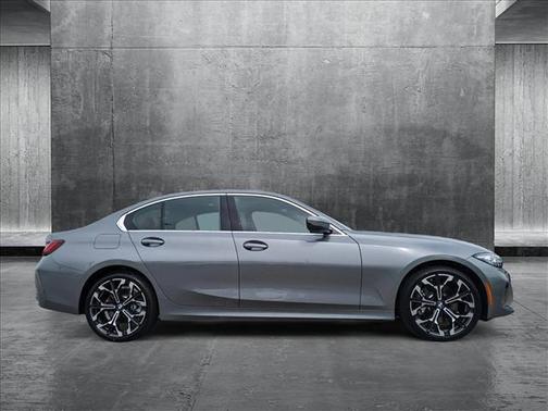 2025 BMW 330 i