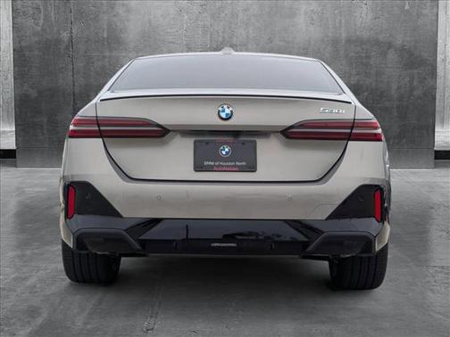 2025 BMW 530 i