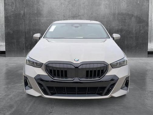 2025 BMW 530 i