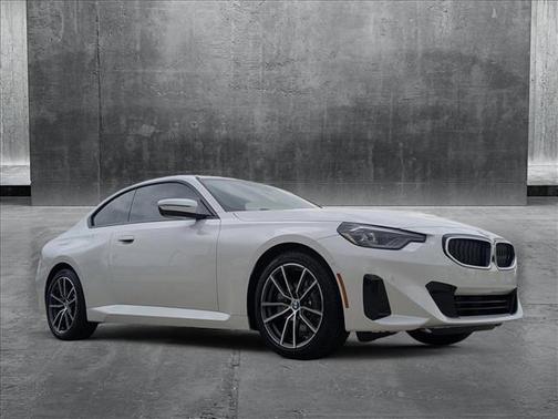 2025 BMW 230 i