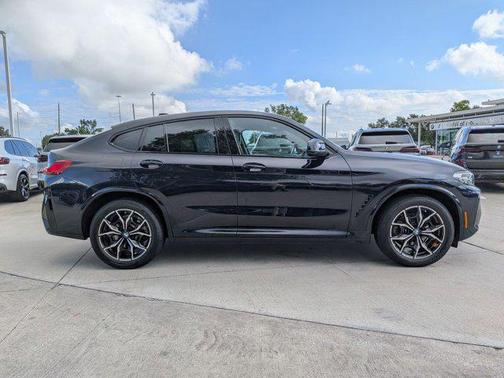 Carbon Black Metallic 2023 BMW X4 xDrive30i