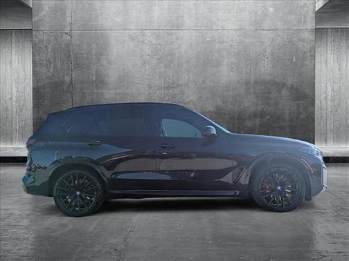 2025 BMW X5 M60i