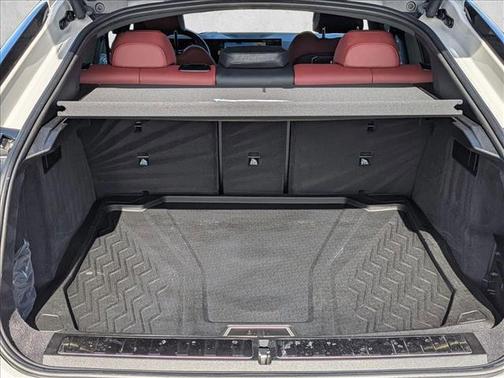 2025 BMW X6 xDrive40i