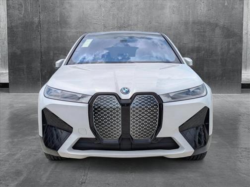 2025 BMW iX xDrive50