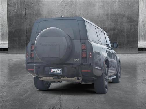 2023 Land Rover Defender 130 X-Dynamic SE