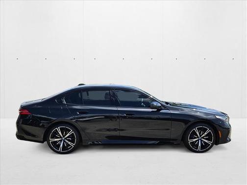 2024 BMW 530 i