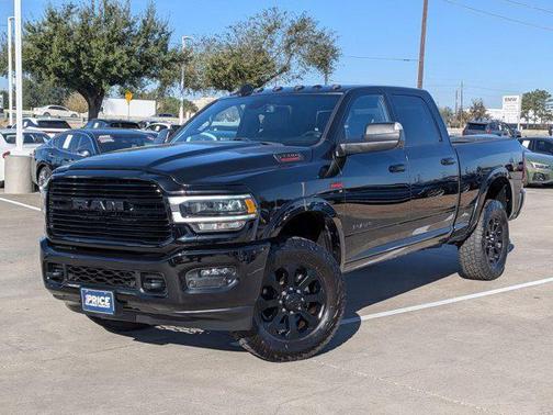 2022 RAM 2500 Laramie Crew Cab 4x4 6'4' Box