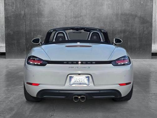 2022 Porsche 718 Boxster S