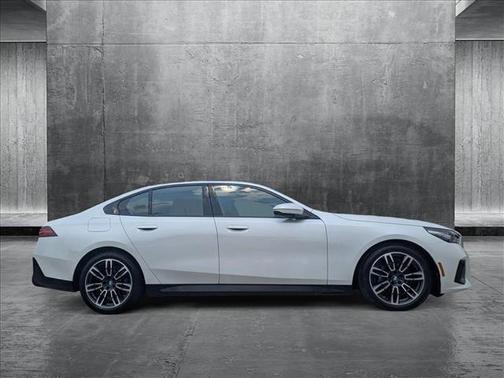 2025 BMW 540 i xDrive