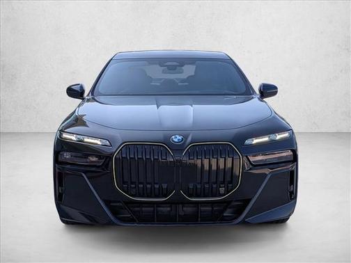 2026 BMW 740 i