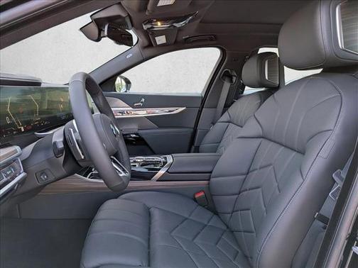 2026 BMW 740 i