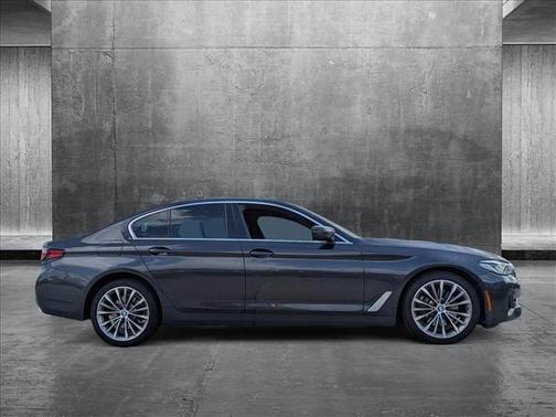 2022 BMW 530 i