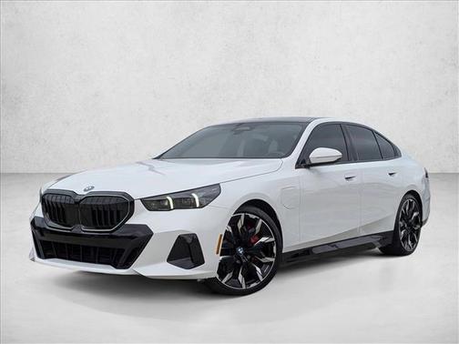 Alpine White 2026 BMW 550e xDrive