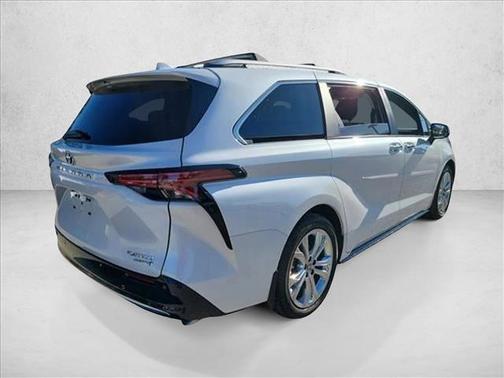 2024 Toyota Sienna Platinum