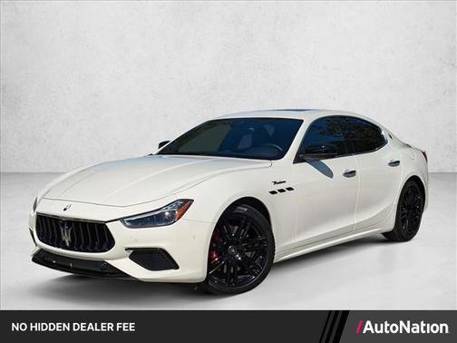 Bianco 2024 Maserati Ghibli Modena Ultima Q4
