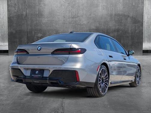 2025 BMW 740 i