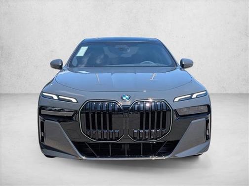 Dravit Grey Metallic 2026 BMW 740 xDrive