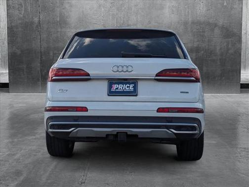 2023 Audi Q7 45 Premium