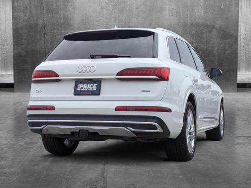 2023 Audi Q7 45 Premium