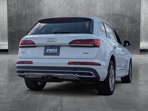2023 Audi Q7 45 Premium