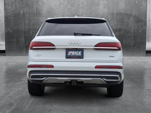 2023 Audi Q7 45 Premium