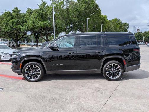 Diamond Black Crystal Pearlcoat 2022 Jeep Wagoneer Series III 4x2