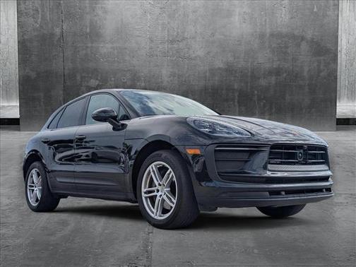 2022 Porsche Macan Base