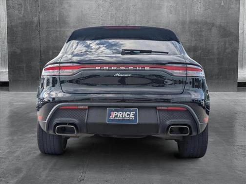 2022 Porsche Macan Base