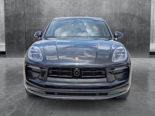 2022 Porsche Macan Base