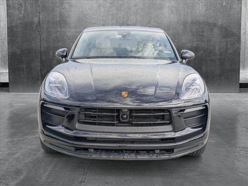 2022 Porsche Macan Base