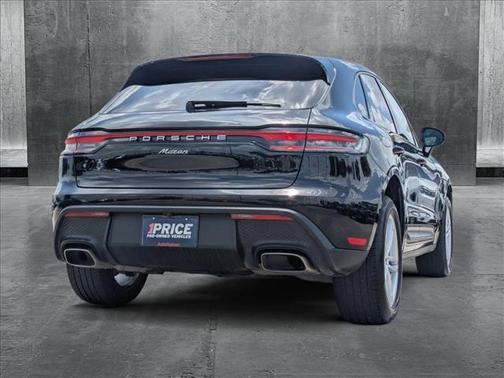 2022 Porsche Macan Base