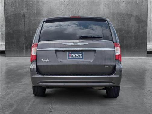 2016 Chrysler Town & Country Limited