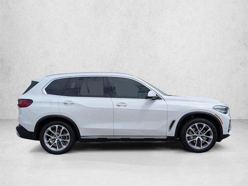 Alpine White 2023 BMW X5 xDrive40i