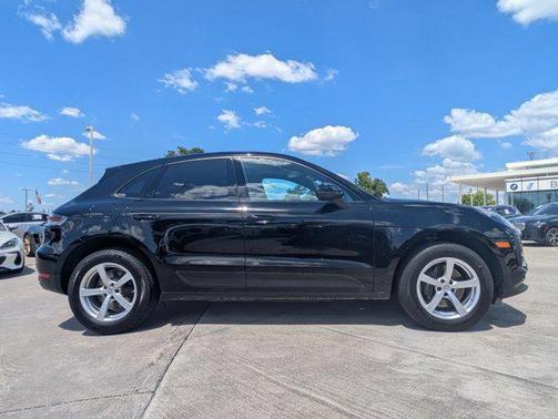 2021 Porsche Macan AWD