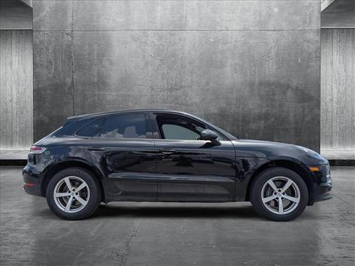 2021 Porsche Macan Base
