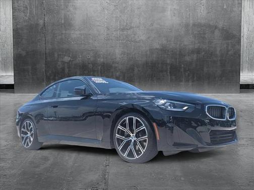 2023 BMW 230 i