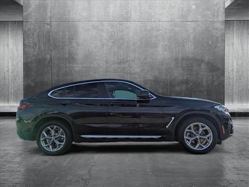 2024 BMW X4 xDrive30i