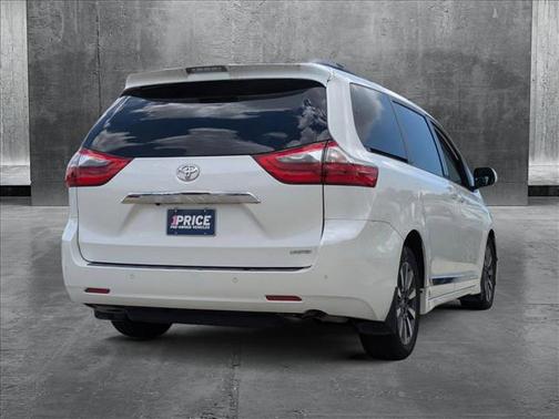 2020 Toyota Sienna Limited Premium