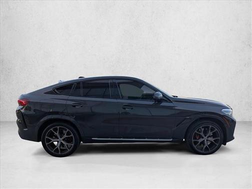 2022 BMW X6 M50i