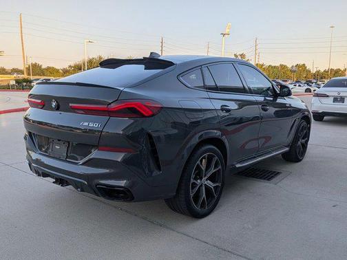 2022 BMW X6 M50i