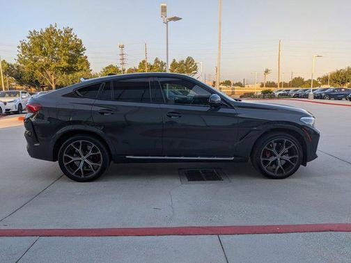 2022 BMW X6 M50i
