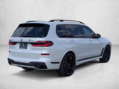 2026 BMW X7 M60i