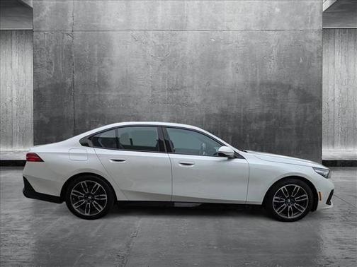 2024 BMW 530 i xDrive