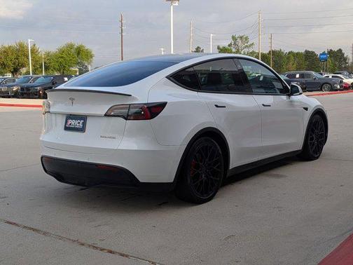 2022 Tesla Model Y Performance Dual Motor All-Wheel Drive